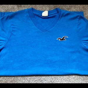 Men’s Hollister tee